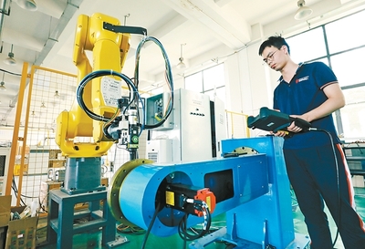 自主研發激光機器人 開啟機械設備研發新篇章